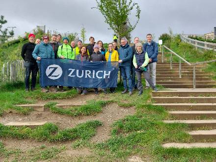 Zurich employees volunteer at Fernhill Park